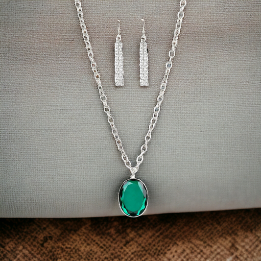 Light As HEIR - Green necklace (Jewelry)