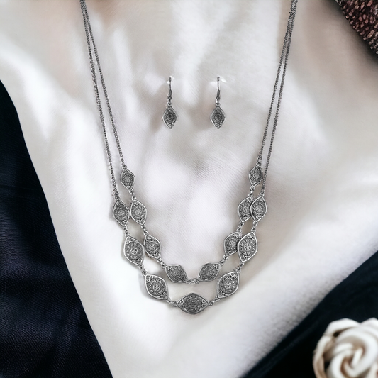 Make Yourself At HOMESTEAD - Black necklace (Jewelry)