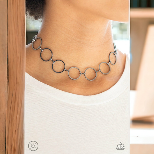 Retro Metro - Black necklace (Jewelry)