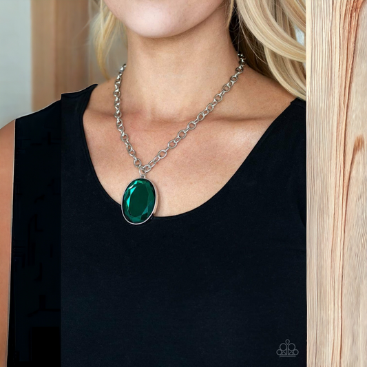 Green elegance necklace (jewlery)