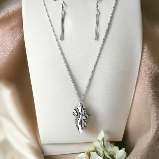 Fiercely Fall - Black necklace (Jewelry)