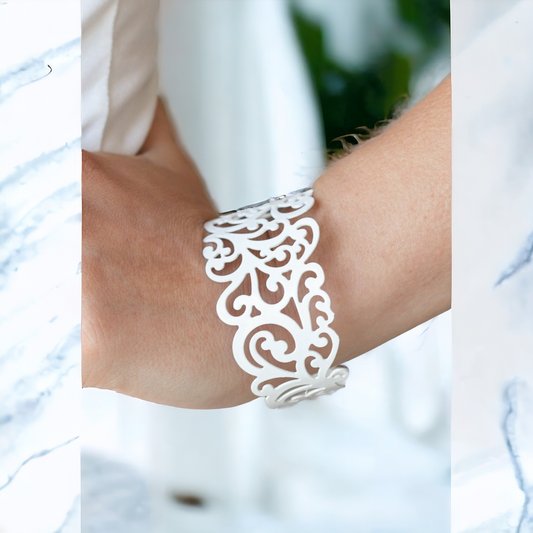 VINE and Dash - White bracelet (Jewelry)