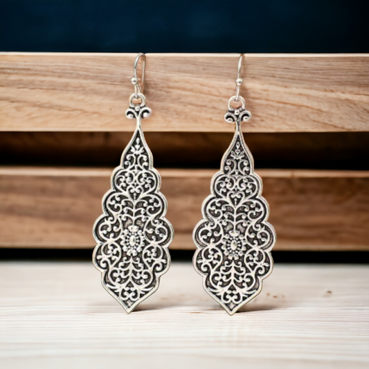 Carved retro earrings (earrings)