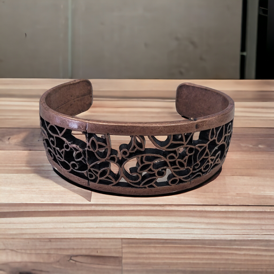 Scrolled copper cuff bracelet (Bracelets)