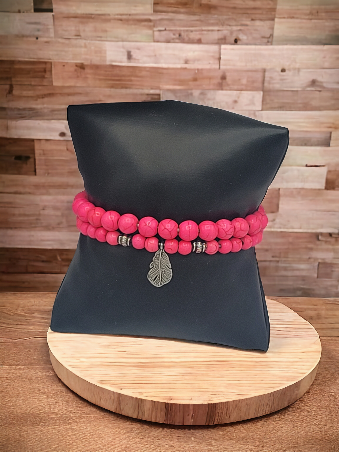 Feeling feathery bracelet