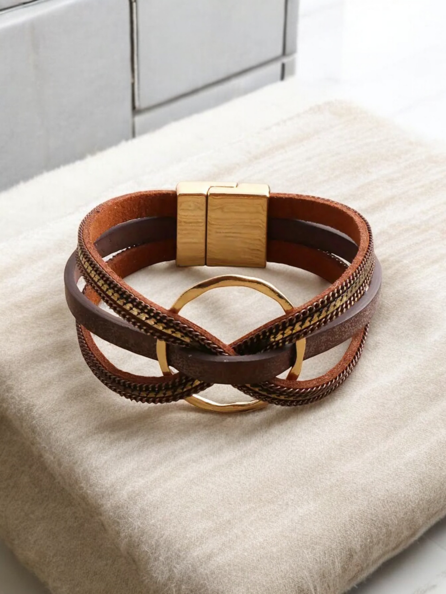 Strategy magnetic bracelet