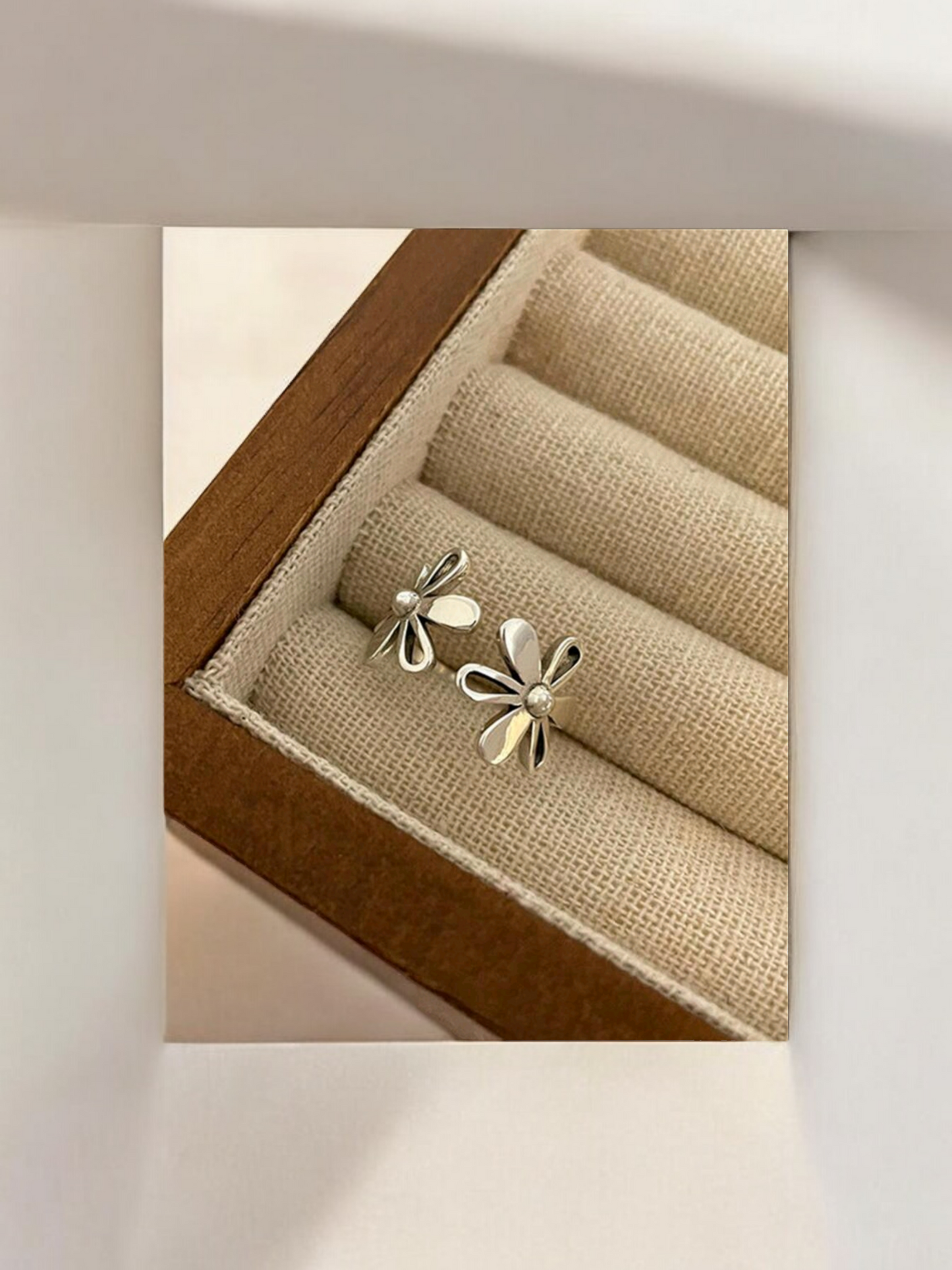 Wrapped in daisies ring