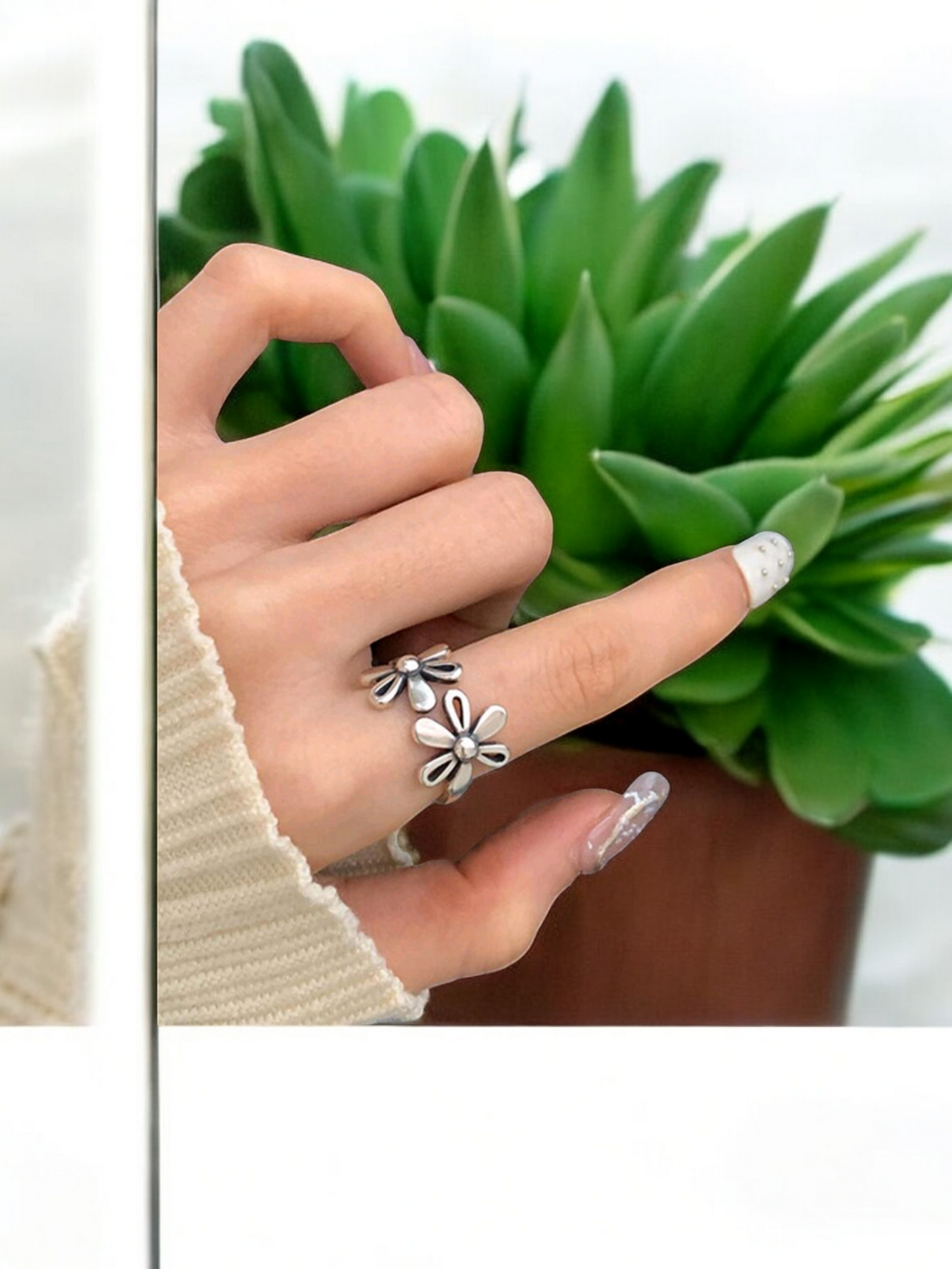 Wrapped in daisies ring