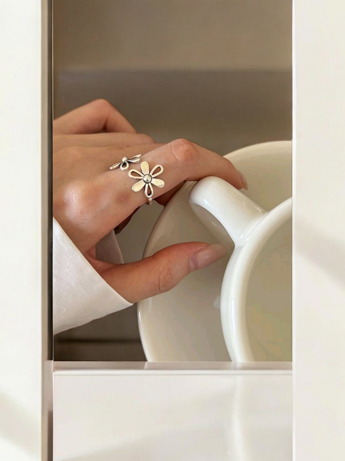Wrapped in daisies ring