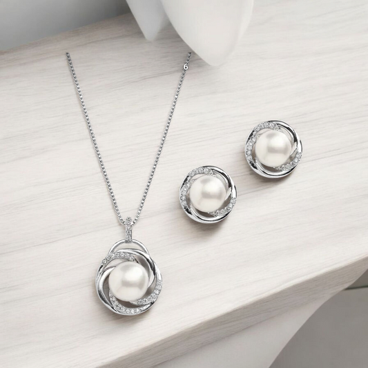 Precious pearl's necklace & earring set
