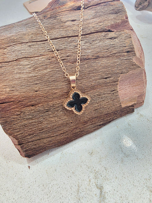 Clover city necklace