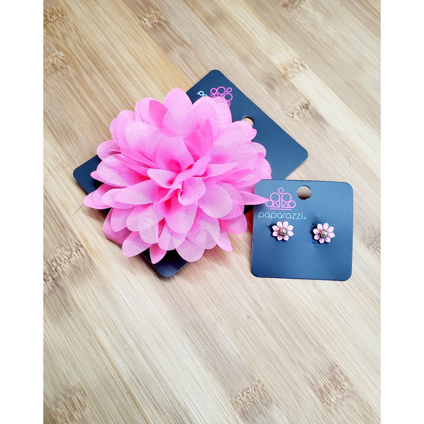 Pink daisies hair flower set