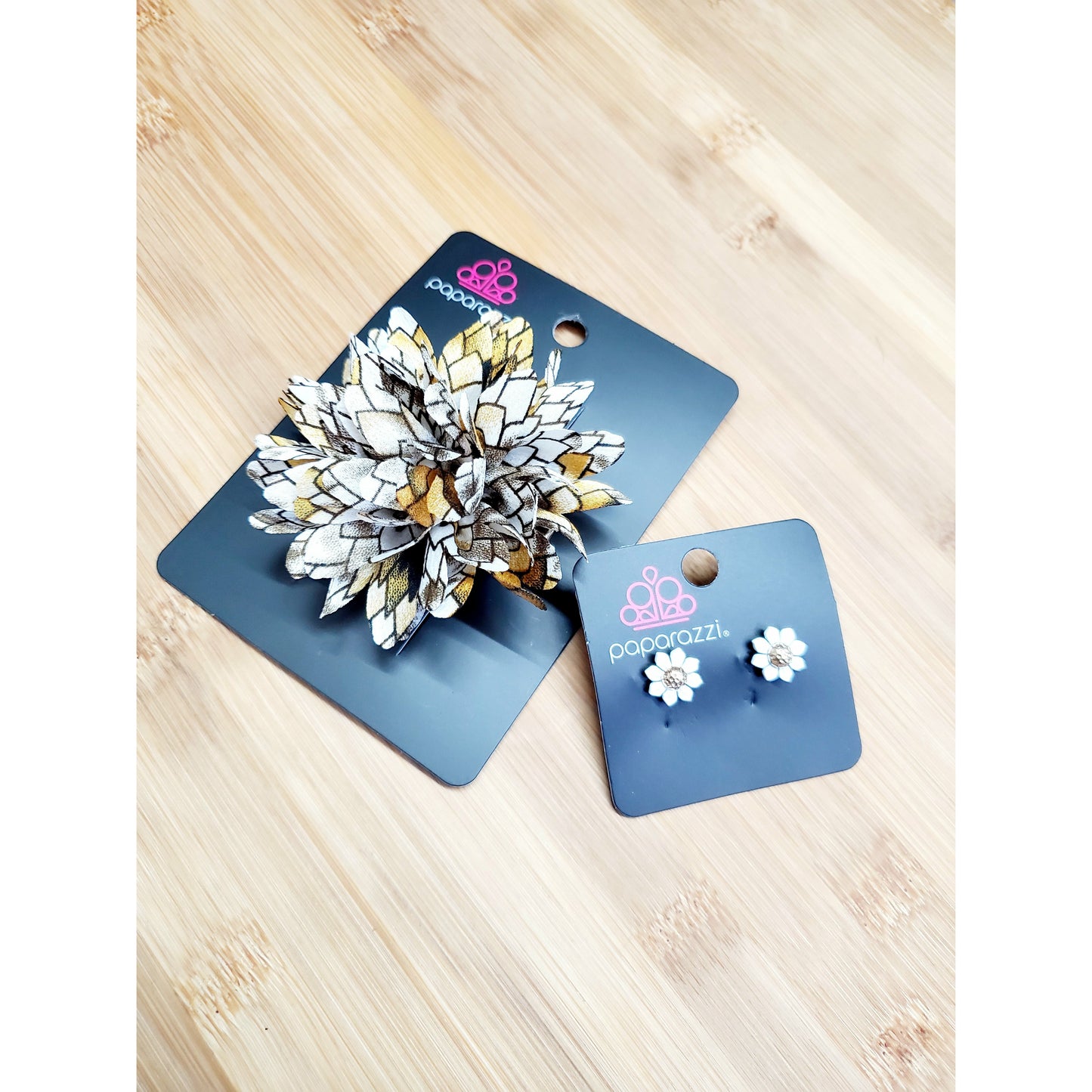 Honey bee hair flower set