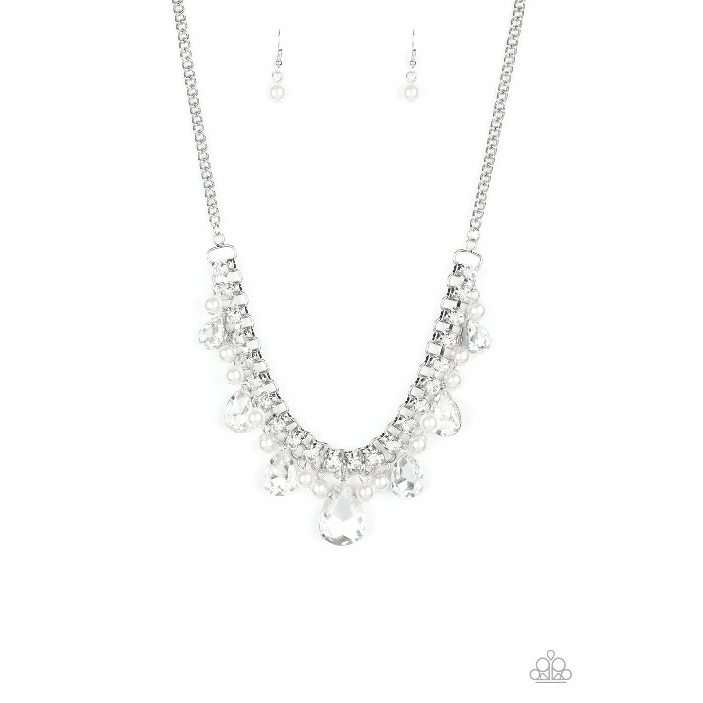 Knockout Queen - White necklace
