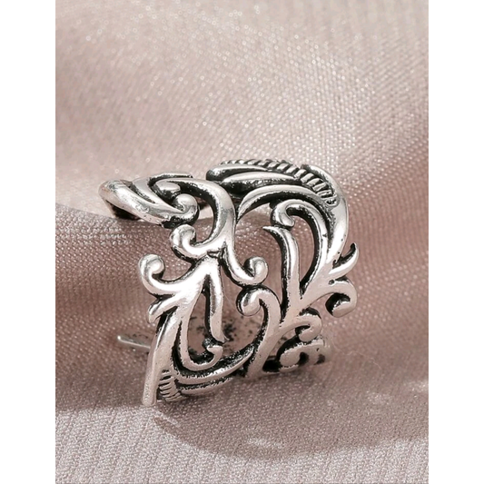 Scrolled earring cuff